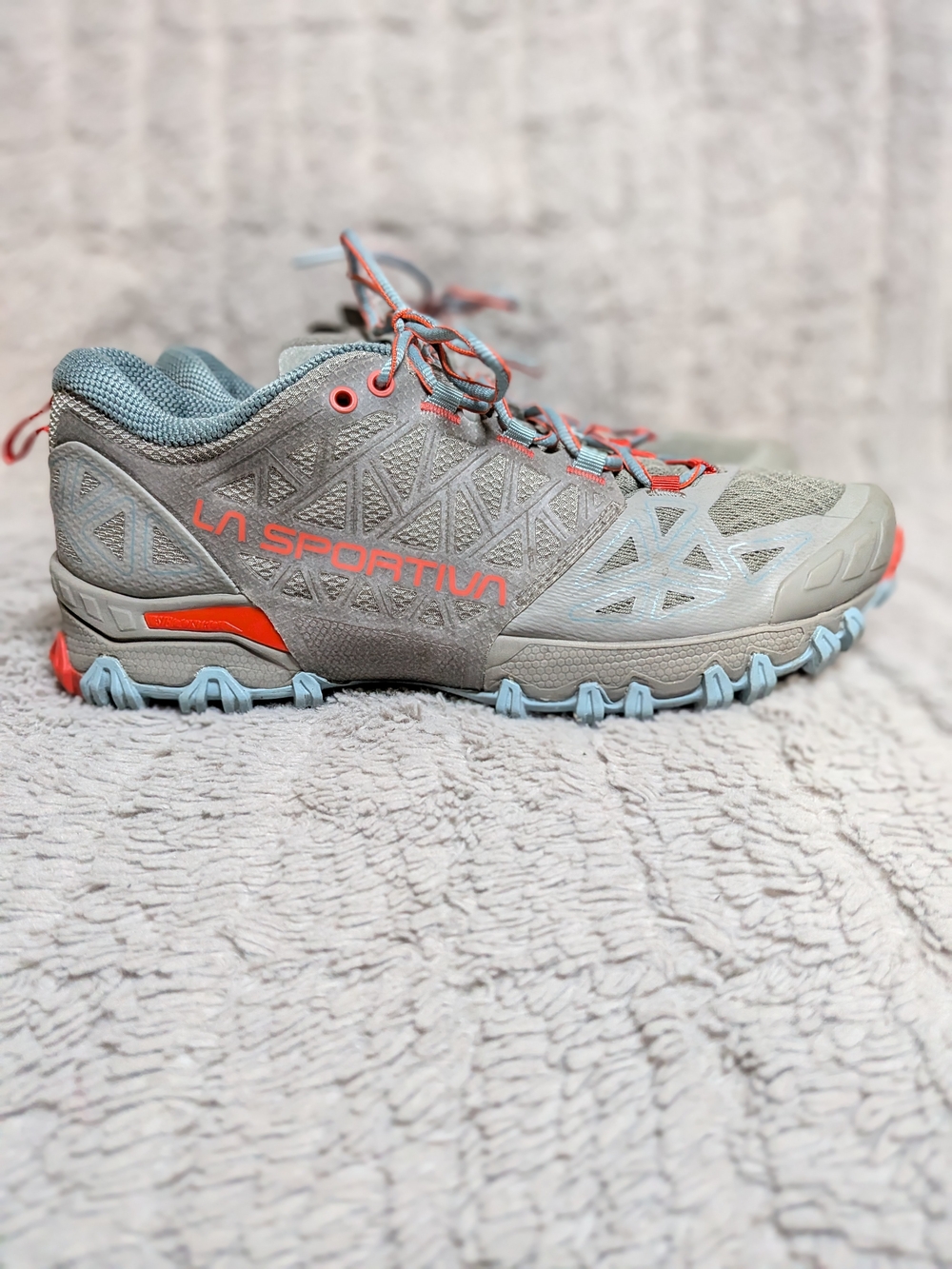 La Sportiva Women's Grey & Coral Trail Running Shoe Size 9